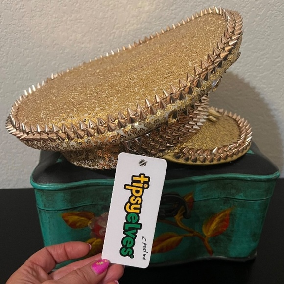Tipsy Elves Gold Festival Hat Holiday fun - Picture 4 of 7